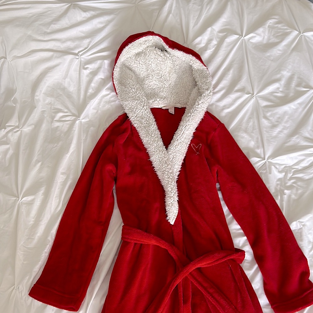 Victoria’s Secret Red Plush Sherpa Hooded Robe Size M/L